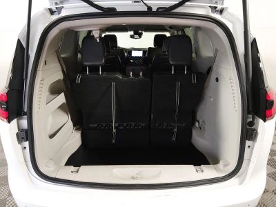 2023 Chrysler Pacifica - Photo 11