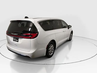 2023 Chrysler Pacifica - Photo 7