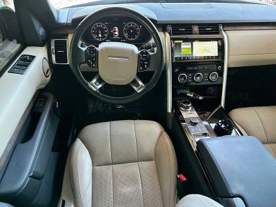 2019 Land Rover Discovery — photo 24 view