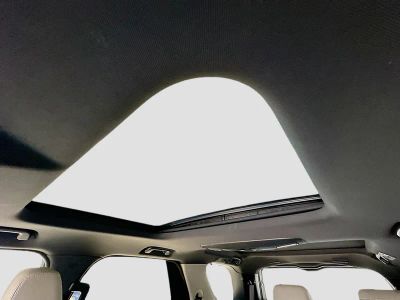 2019 Land Rover Discovery — photo 23 view
