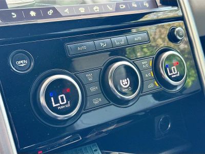 2019 Land Rover Discovery — photo 16 view