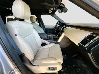 2019 Land Rover Discovery — photo 30 view