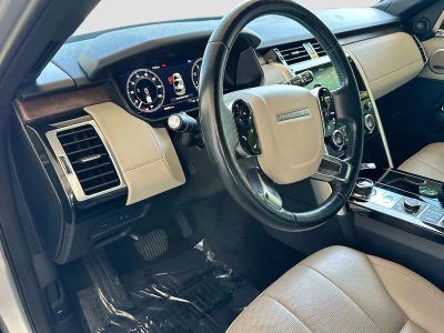 2019 Land Rover Discovery — photo 9 view