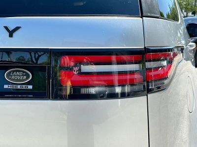 2019 Land Rover Discovery — photo 33 view