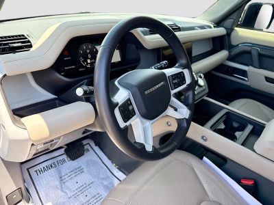 2024 Land Rover Defender — photo 25 view
