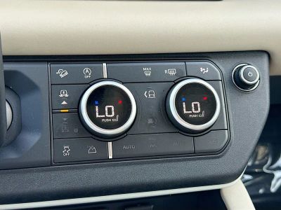 2024 Land Rover Defender — photo 34 view
