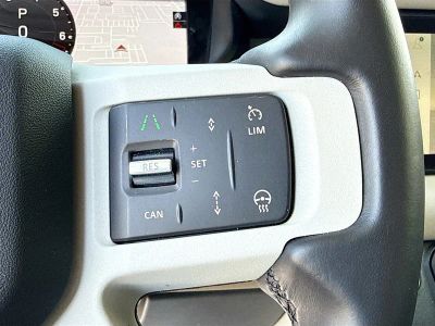 2024 Land Rover Defender — photo 38 view
