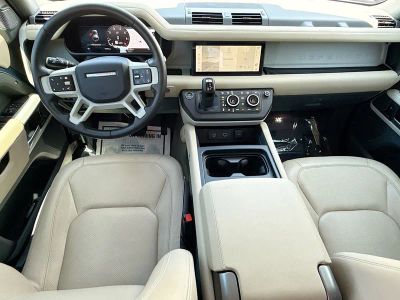 2024 Land Rover Defender — photo 15 view