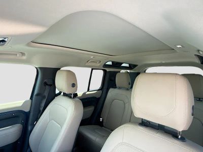 2024 Land Rover Defender — photo 26 view