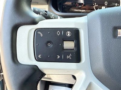 2024 Land Rover Defender — photo 37 view