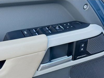 2024 Land Rover Defender — photo 22 view