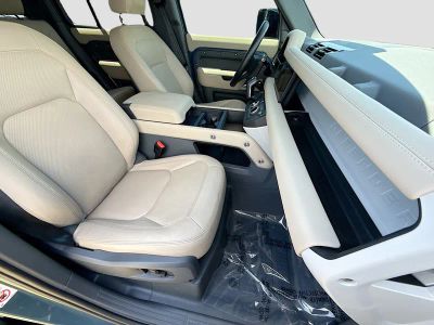 2024 Land Rover Defender — photo 14 view