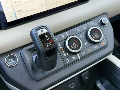 2024 Land Rover Defender — photo 28 view