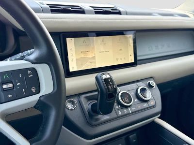 2024 Land Rover Defender — photo 27 view