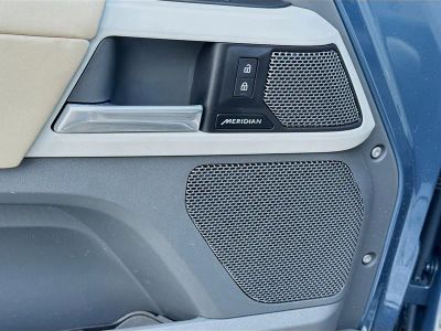 2024 Land Rover Defender — photo 23 view