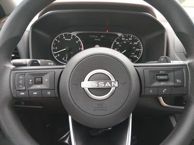 2023 Nissan Rogue — photo 13 view