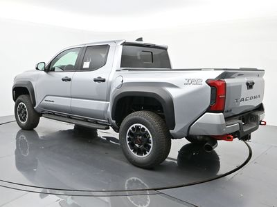 2025 Toyota Tacoma - Photo 3