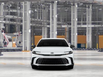 2026 Toyota Camry - Photo 17