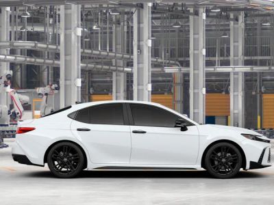 2026 Toyota Camry - Photo 12