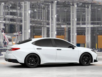 2026 Toyota Camry - Photo 11