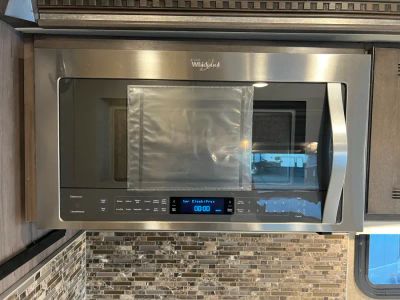 2017 Winnebago FORZA — photo 9 view