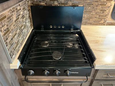 2017 Winnebago FORZA — photo 10 view