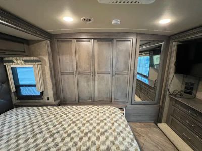 2017 Winnebago FORZA — photo 19 view