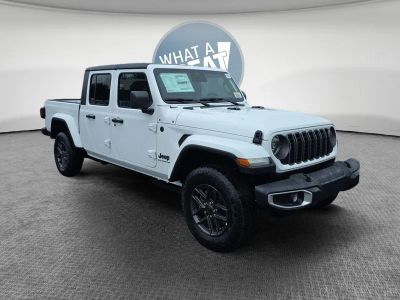 2026 Jeep Gladiator Sport S in Bright White Clearcoat — front three-quarter view