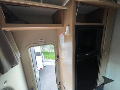 2017 Thor Motor Coach Outlaw — photo 14 view