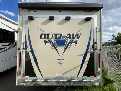2017 Thor Motor Coach Outlaw — detail view