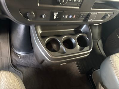 2024 Chevrolet Express Passenger - Photo 10