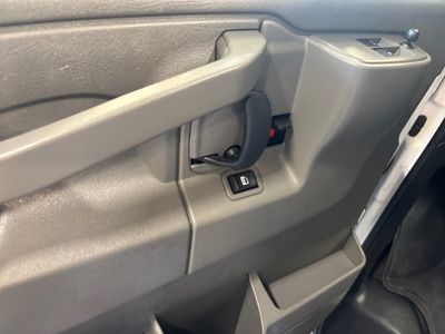 2024 Chevrolet Express Passenger - Photo 11