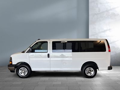 2024 Chevrolet Express Passenger - Photo 4