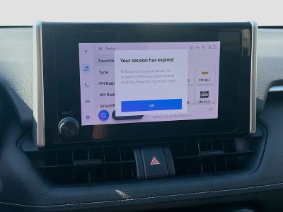 2023 Toyota RAV4 — photo 13 view