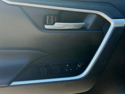 2023 Toyota RAV4 — photo 18 view