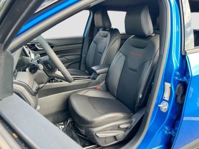2025 Jeep Compass — photo 19 view
