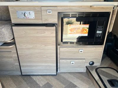 2027 Winnebago TRAVATO — photo 8 view