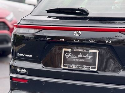 2025 Toyota Crown Signia Limited - Photo 15