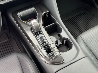 2025 Toyota Crown Signia Limited - Photo 20