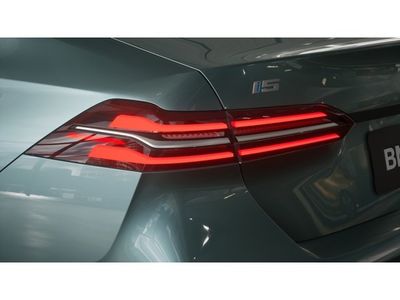 2026 BMW i5 - Photo 8