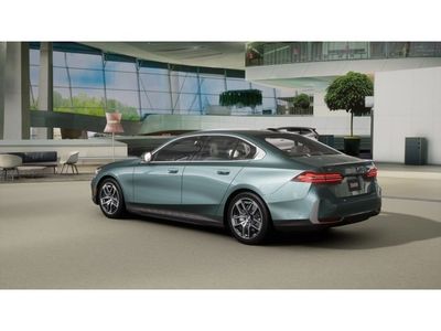 2026 BMW i5 - Photo 2