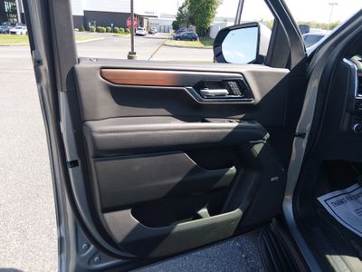 2025 GMC Yukon XL - Photo 14