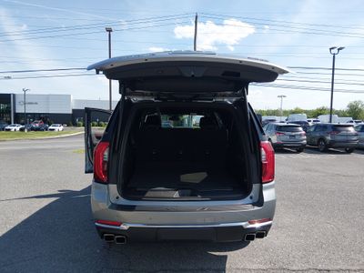 2025 GMC Yukon XL - Photo 11
