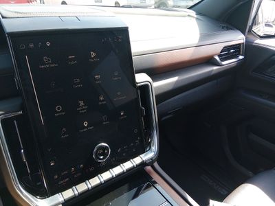 2025 GMC Yukon XL - Photo 16