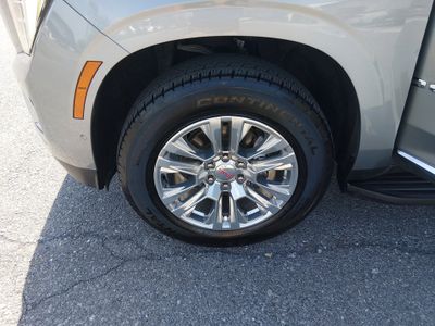2025 GMC Yukon XL - Photo 10