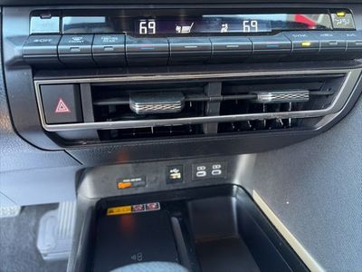 2025 Toyota Camry - Photo 16