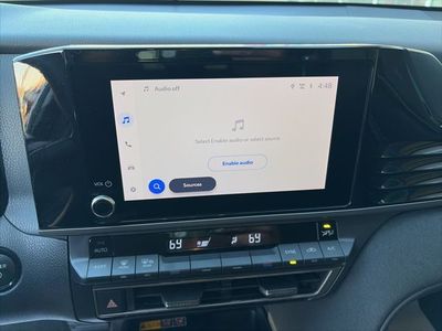 2025 Toyota Camry - Photo 15