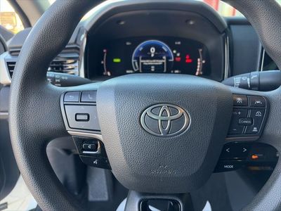 2025 Toyota Camry - Photo 13
