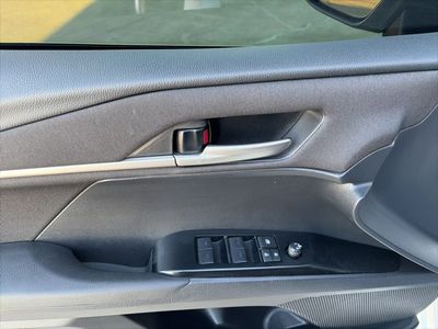 2025 Toyota Camry - Photo 11