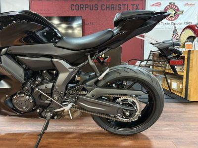 2025 Yamaha YZF-R7 - Photo 12